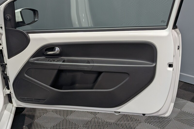 Used Volkswagen up! 2016 for sale - 77234458: Photo 19