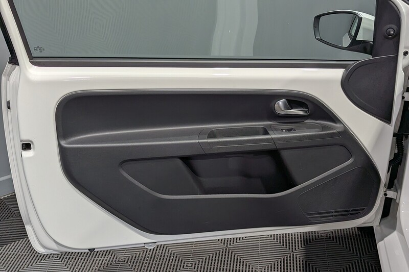 Used Volkswagen up! 2016 for sale - 77234458: Photo 25