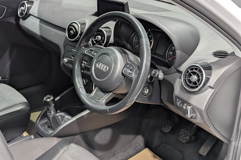 Used Audi A1 for sale - 77744308: Photo 2