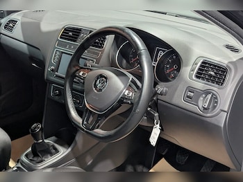 Used Volkswagen Polo 2017 for sale - 79434123: Photo