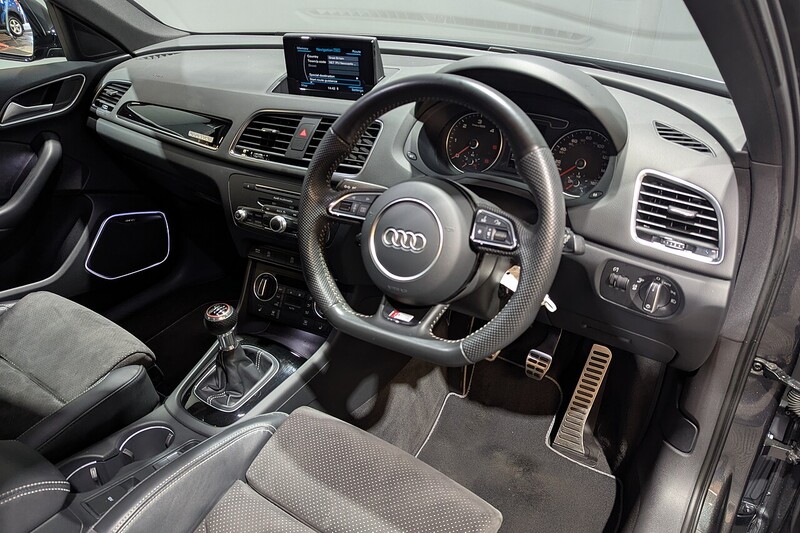 Used Audi Q3 2017 for sale - 76626820: Photo 2