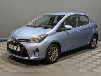 Used Toyota Yaris 2015 for sale - 77172750: Photo
