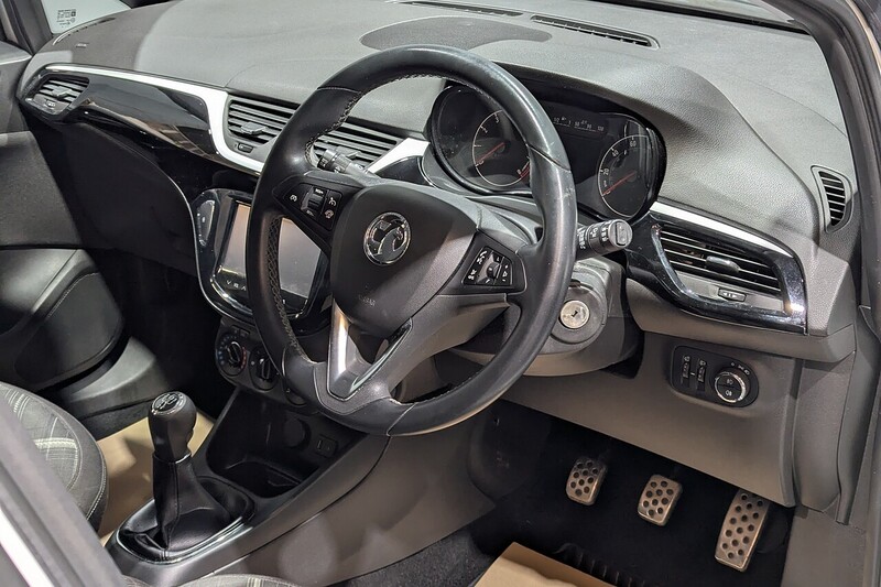 Used Vauxhall Corsa 2015 for sale - 77129162: Photo 2