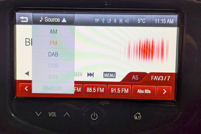 Used Vauxhall Corsa 2015 for sale - 77129162: Photo 3