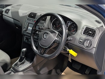 Used Volkswagen Polo 2016 for sale - 78964601: Photo
