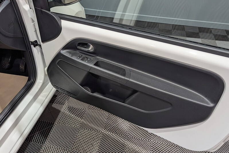Used Volkswagen up! 2016 for sale - 76626818: Photo 11
