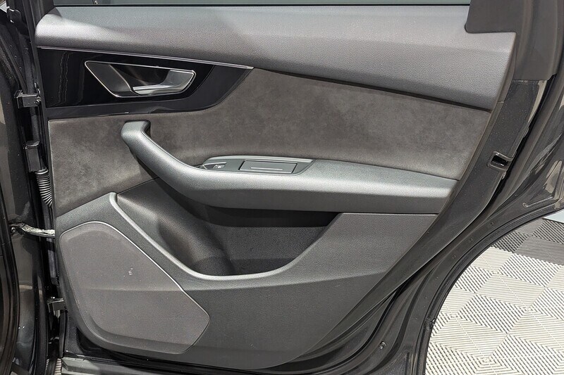 Used Audi Q7 2018 for sale - 76626821: Photo 37