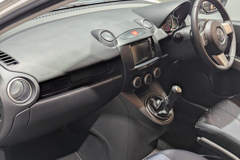 Used Mazda Mazda2 2013 for sale - 76740863: Photo 31