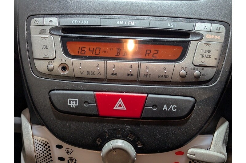 Used Toyota AYGO 2014 for sale - 76626824: Photo 13