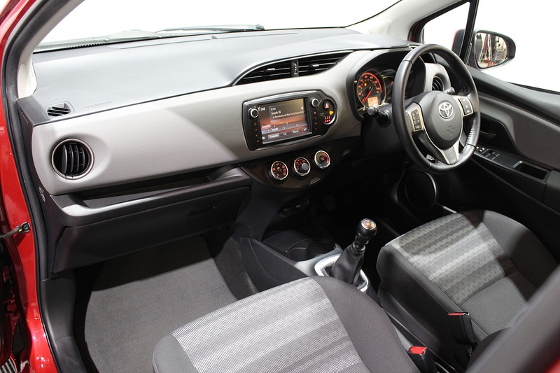 Used Toyota Yaris 2016 for sale - 76626836: Photo 32