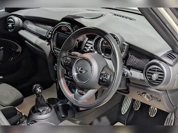 Used MINI Hatch 2020 for sale - 77655807: Photo