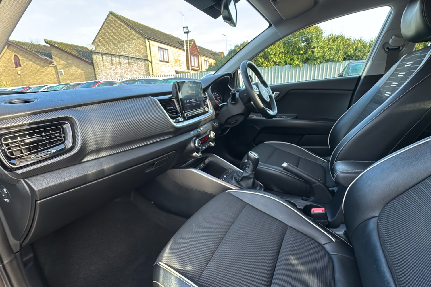 Used Kia Stonic 2024 for sale - 77311277: Photo 11