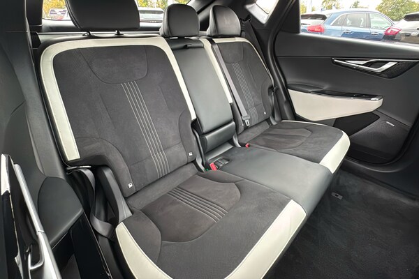 Used Kia EV6 2023 for sale - 76155970: Photo 12