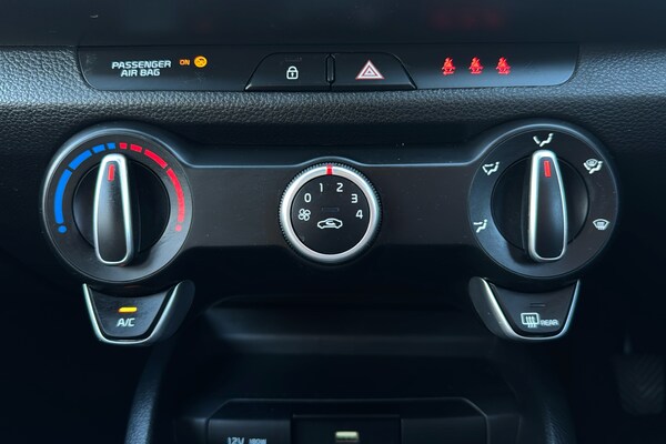Used Kia Stonic 2023 for sale - 76177314: Photo 16