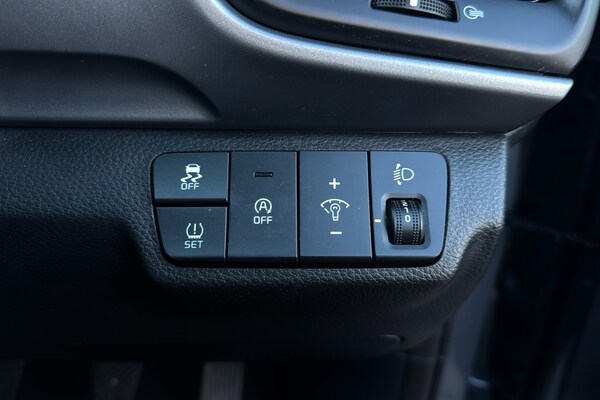 Used Kia Stonic 2023 for sale - 76177314: Photo 24