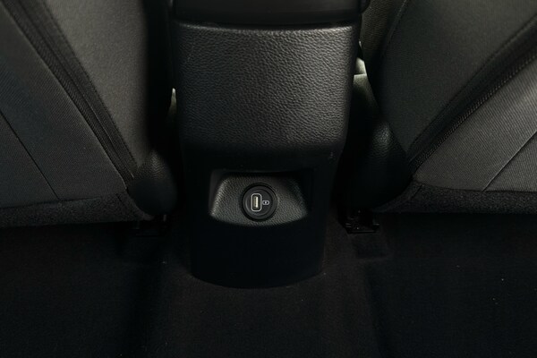 Used Kia Stonic 2023 for sale - 76177314: Photo 27