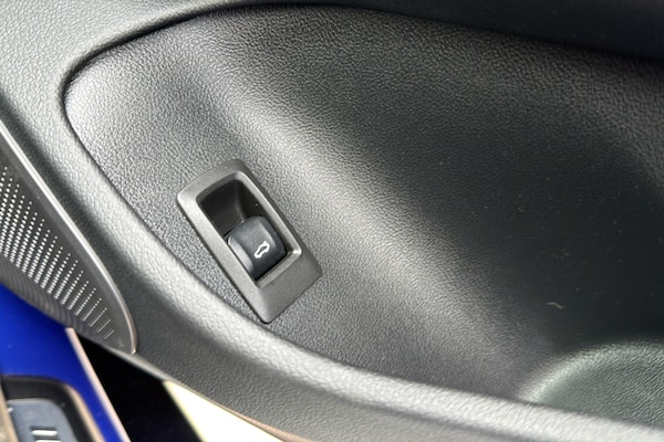 Used BMW i4 2024 for sale - 75593515: Photo 39