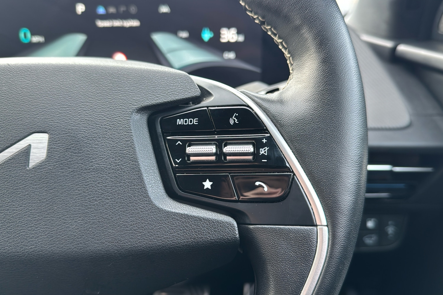 Used Kia EV6 2023 for sale - 77093669: Photo 18