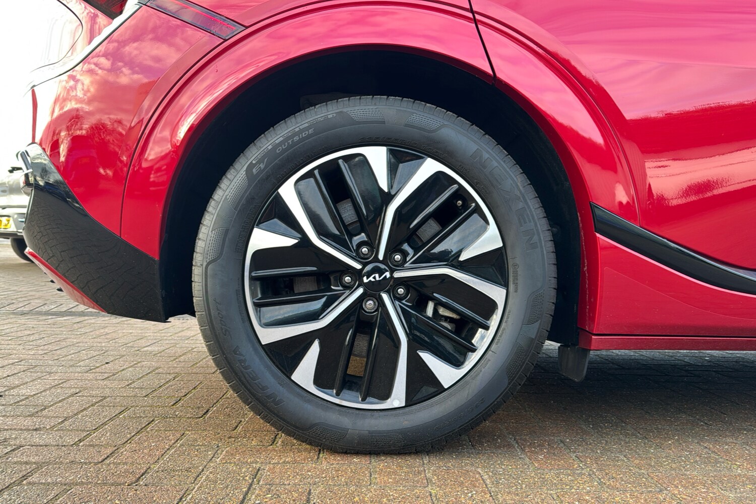 Used Kia EV6 2024 for sale - 76905891: Photo 8