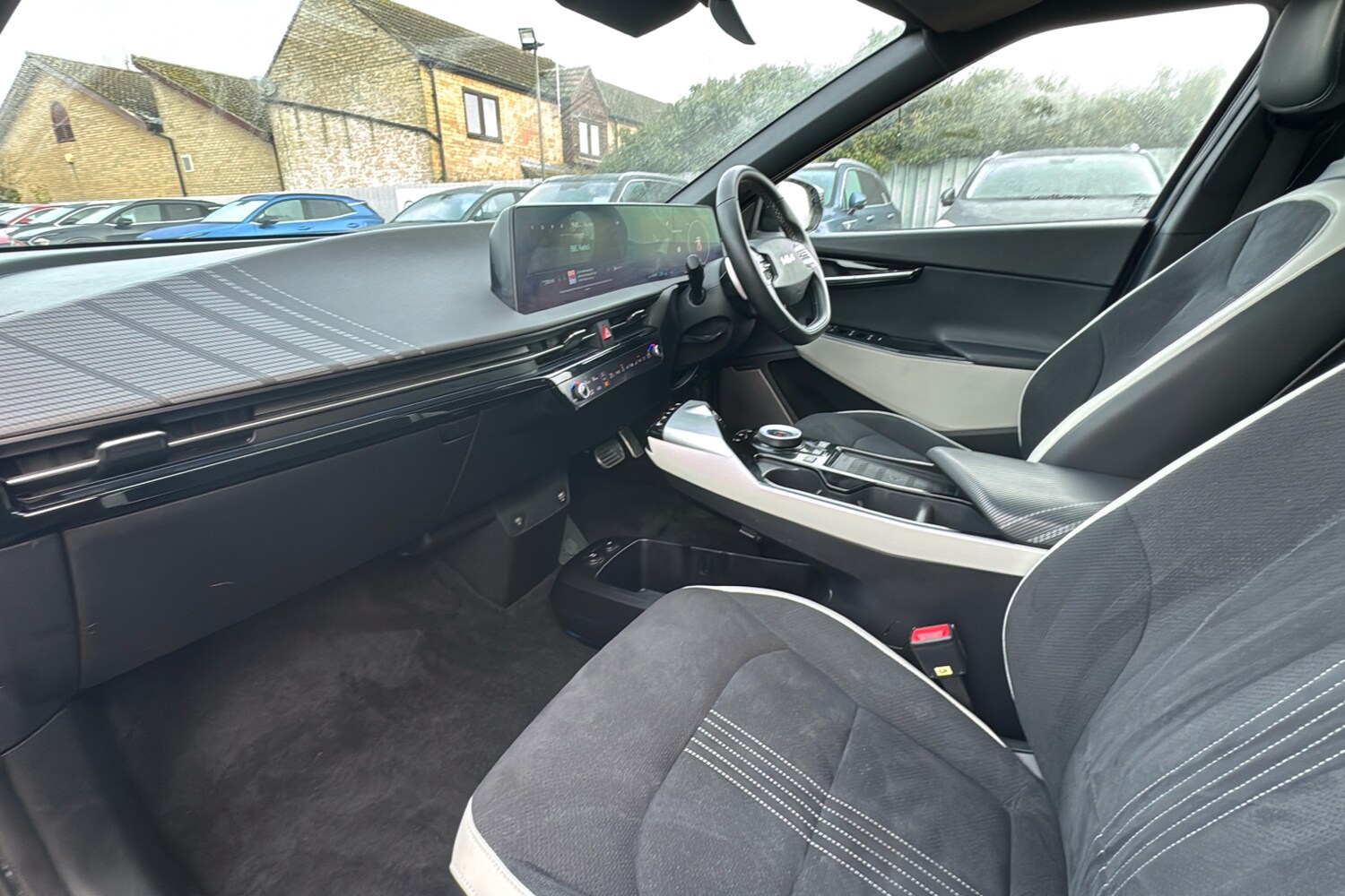 Used Kia EV6 2023 for sale - 77929112: Photo 11