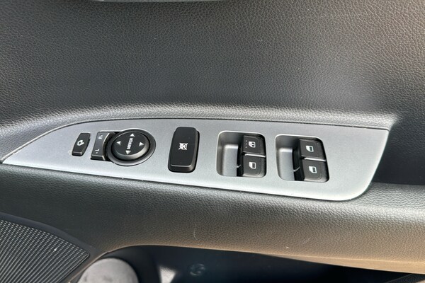 Used Kia Stonic 2025 for sale - 76034436: Photo 35