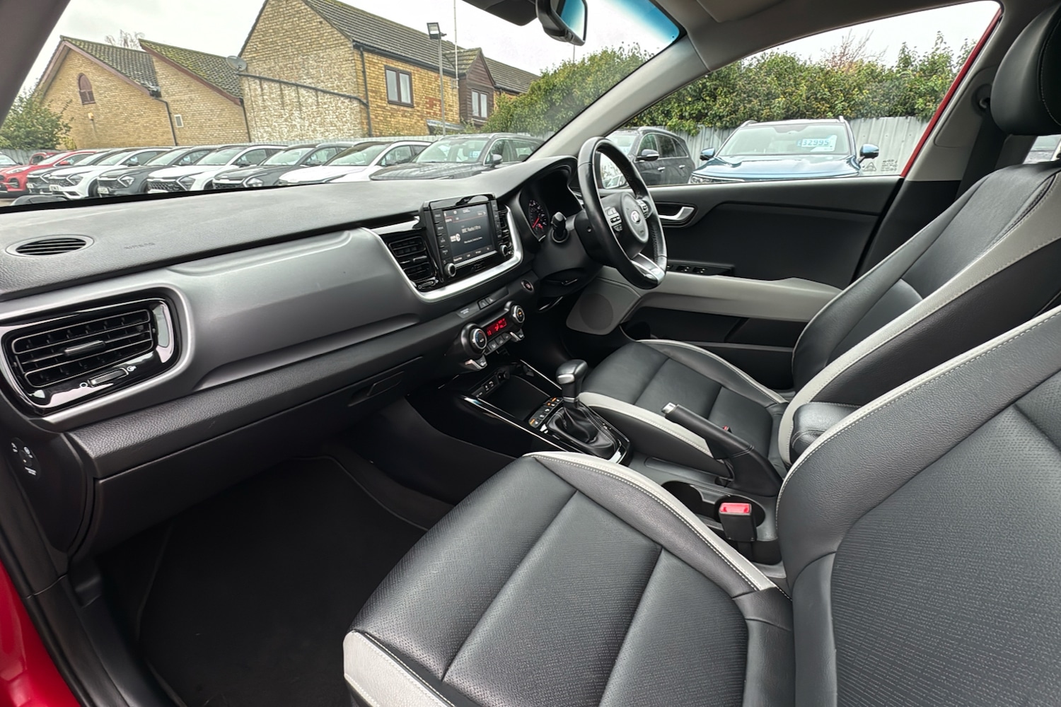 Used Kia Stonic 2020 for sale - 76553360: Photo 11