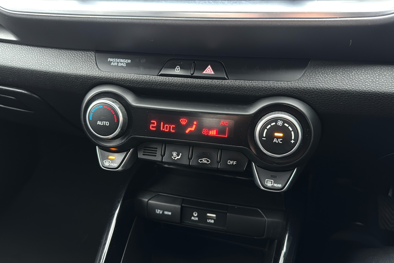 Used Kia Stonic 2019 for sale - 77069734: Photo 16