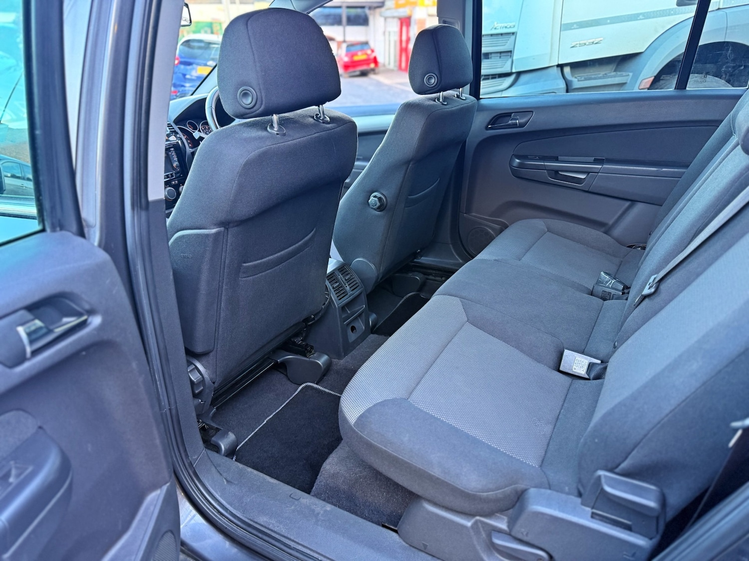 Used Vauxhall Zafira 2012 for sale - 76670932: Photo 19