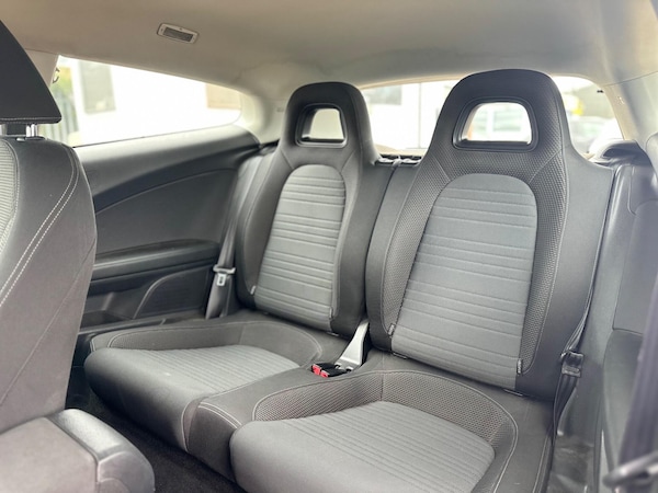 Used Volkswagen Scirocco 2011 for sale - 76306889: Photo 25