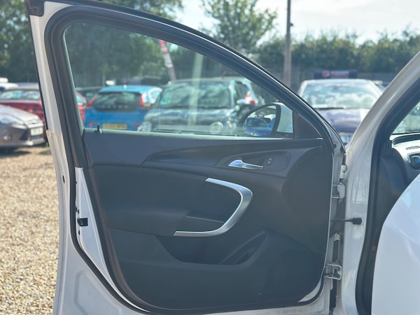 Used Vauxhall Insignia 2015 for sale - 76095211: Photo 27