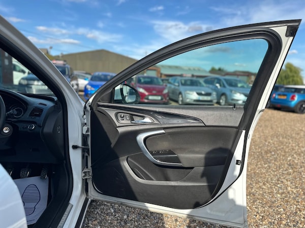 Used Vauxhall Insignia 2015 for sale - 76095211: Photo 51