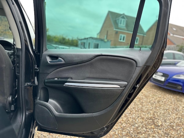 Used Vauxhall Zafira Tourer 2018 for sale - 76282828: Photo 23