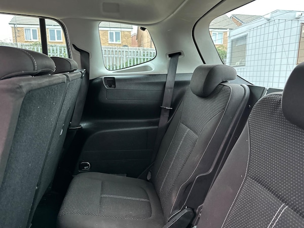 Used Vauxhall Zafira Tourer 2018 for sale - 76282828: Photo 32