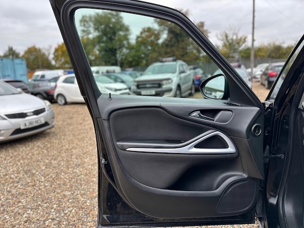 Used Vauxhall Zafira Tourer 2018 for sale - 76282828: Photo 34