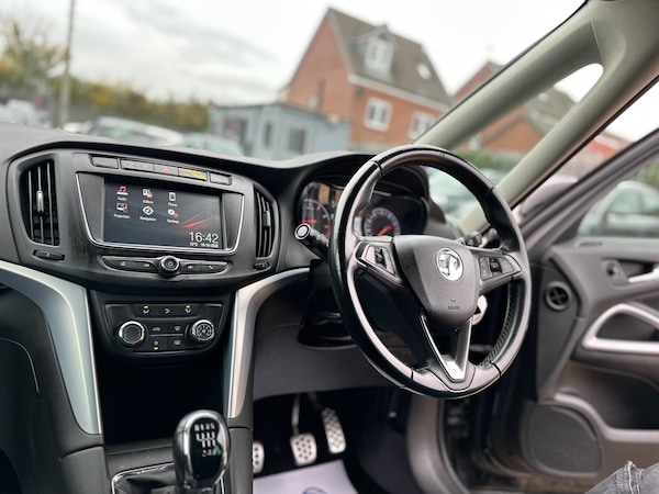 Used Vauxhall Zafira Tourer 2018 for sale - 76282828: Photo 36