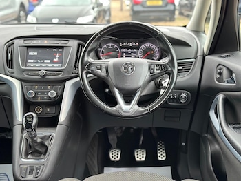 Used Vauxhall Zafira Tourer 2018 for sale - 76282828: Photo 3