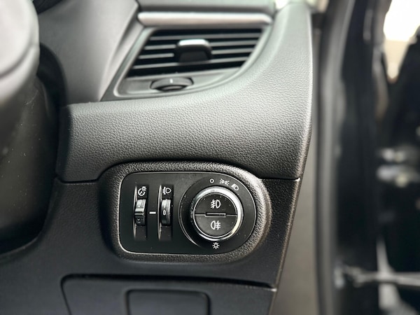 Used Vauxhall Zafira Tourer 2018 for sale - 76282828: Photo 42