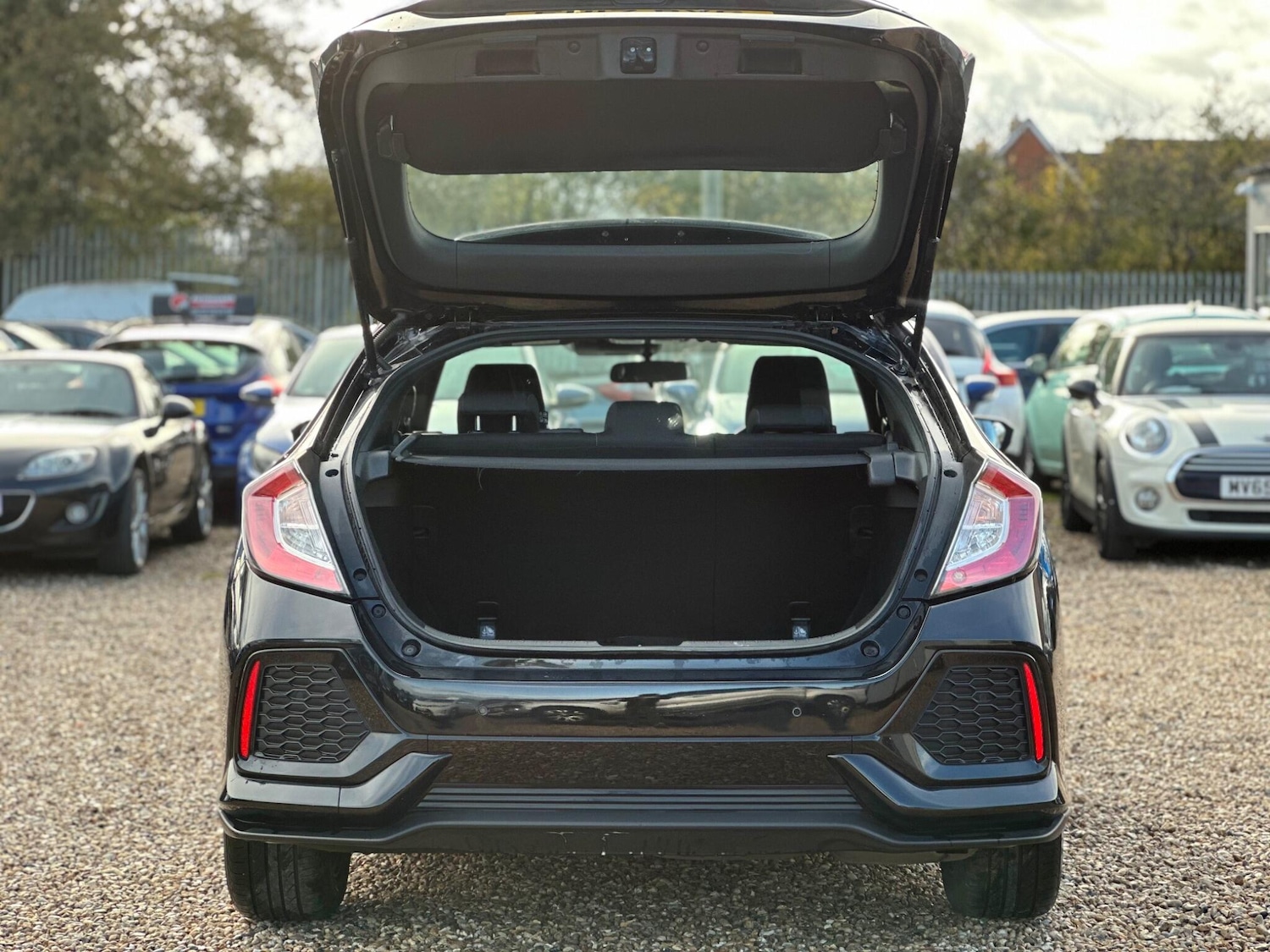 Used Honda Civic 2017 for sale - 76361195: Photo 11