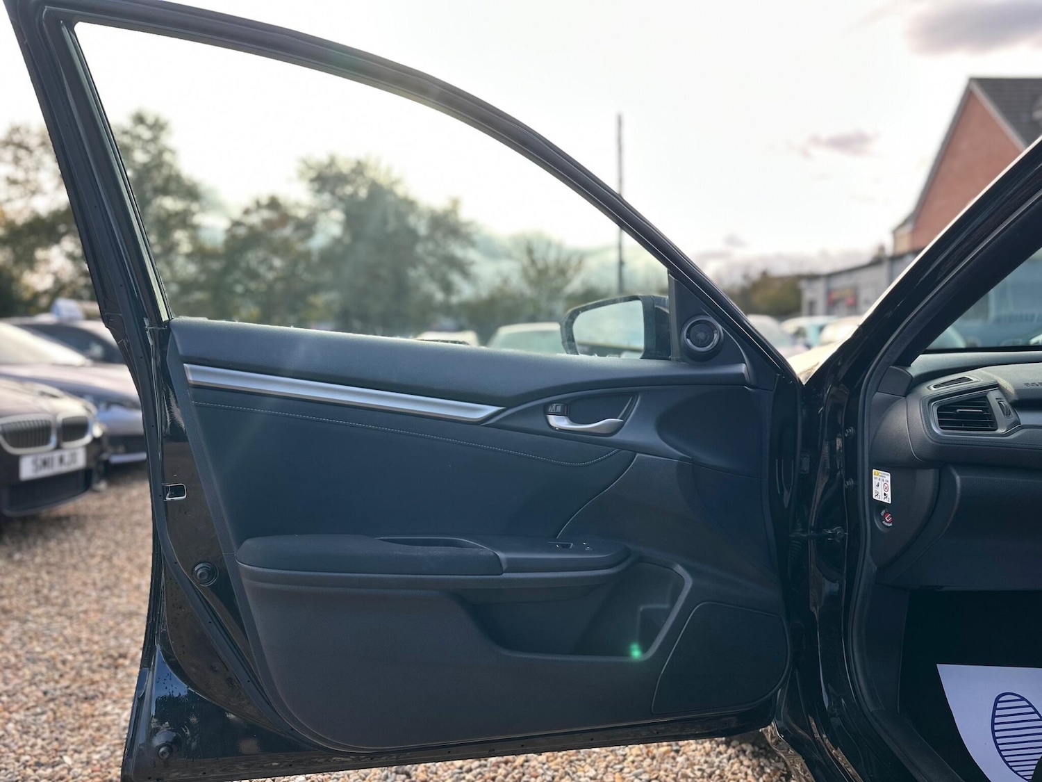 Used Honda Civic 2017 for sale - 76361195: Photo 24