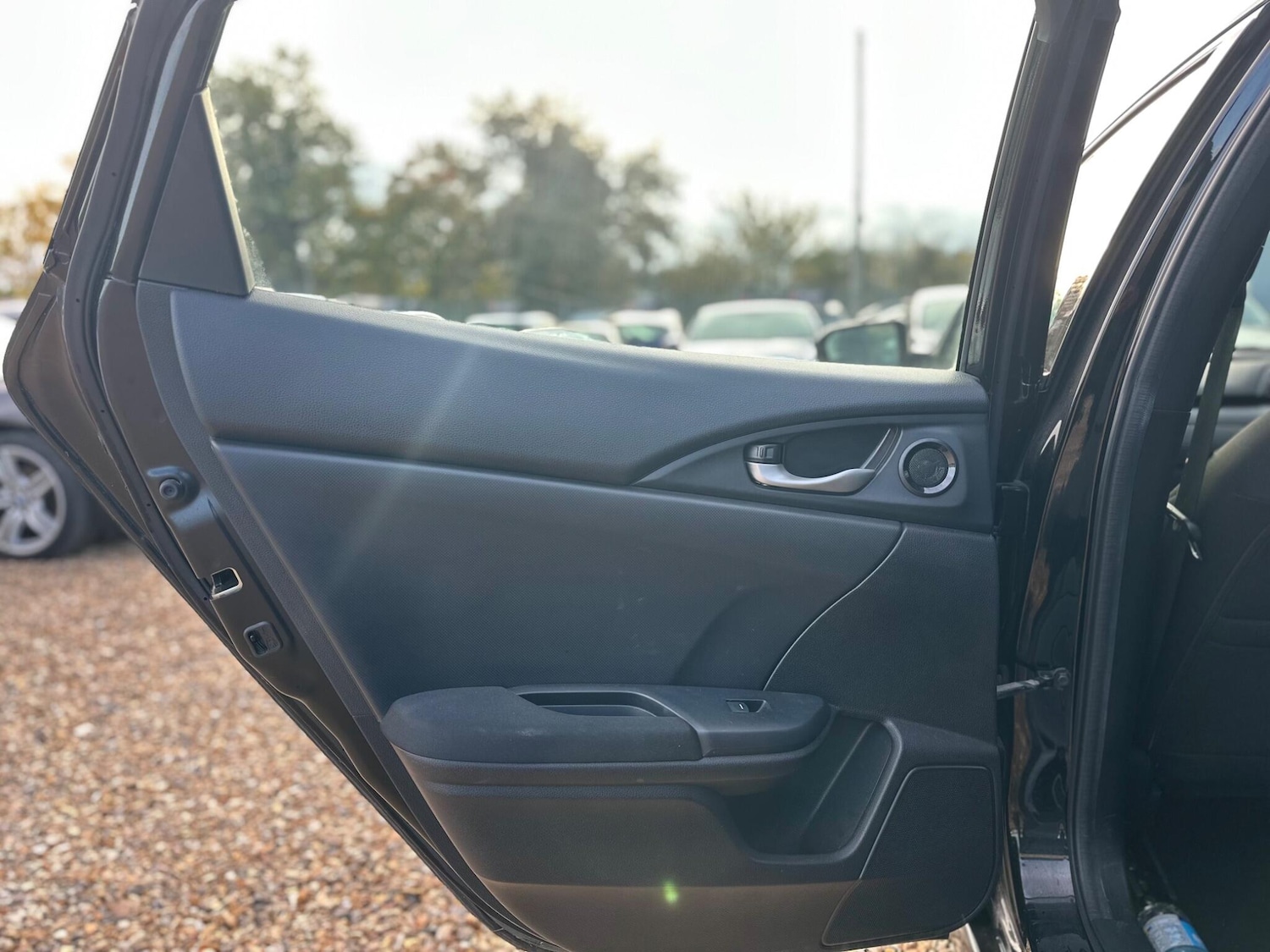 Used Honda Civic 2017 for sale - 76361195: Photo 27
