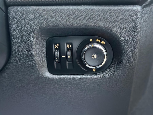 Used Vauxhall Corsa 2012 for sale - 76294849: Photo 35