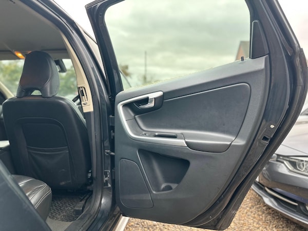Used Volvo XC60 2011 for sale - 76199779: Photo 25