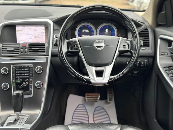 Used Volvo XC60 2011 for sale - 76199779: Photo 2