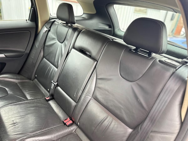 Used Volvo XC60 2011 for sale - 76199779: Photo 31