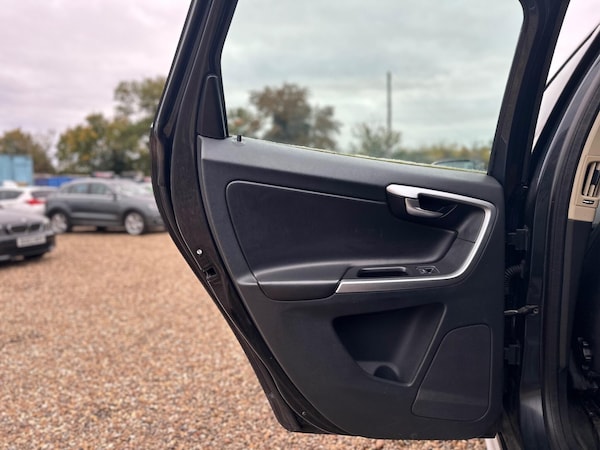 Used Volvo XC60 2011 for sale - 76199779: Photo 32