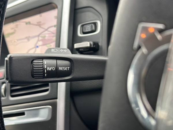 Used Volvo XC60 2011 for sale - 76199779: Photo 37