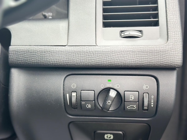 Used Volvo XC60 2011 for sale - 76199779: Photo 43