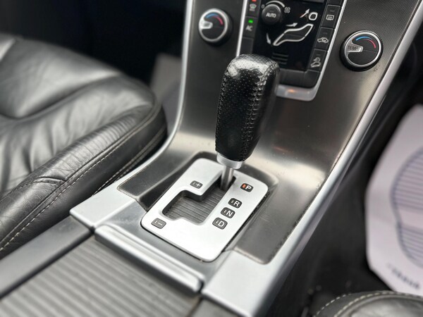 Used Volvo XC60 2011 for sale - 76199779: Photo 4