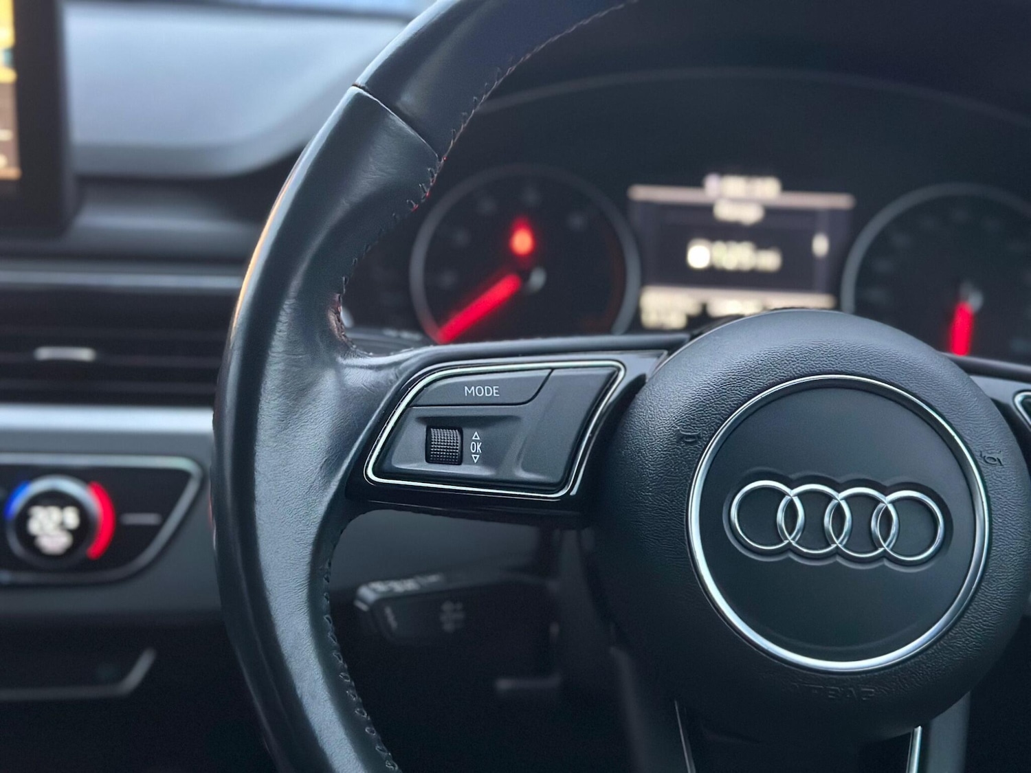 Used Audi A4 Avant 2016 for sale - 76371502: Photo 36