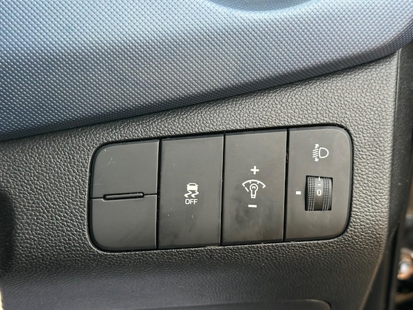 Used Hyundai i10 2014 for sale - 76109770: Photo 32